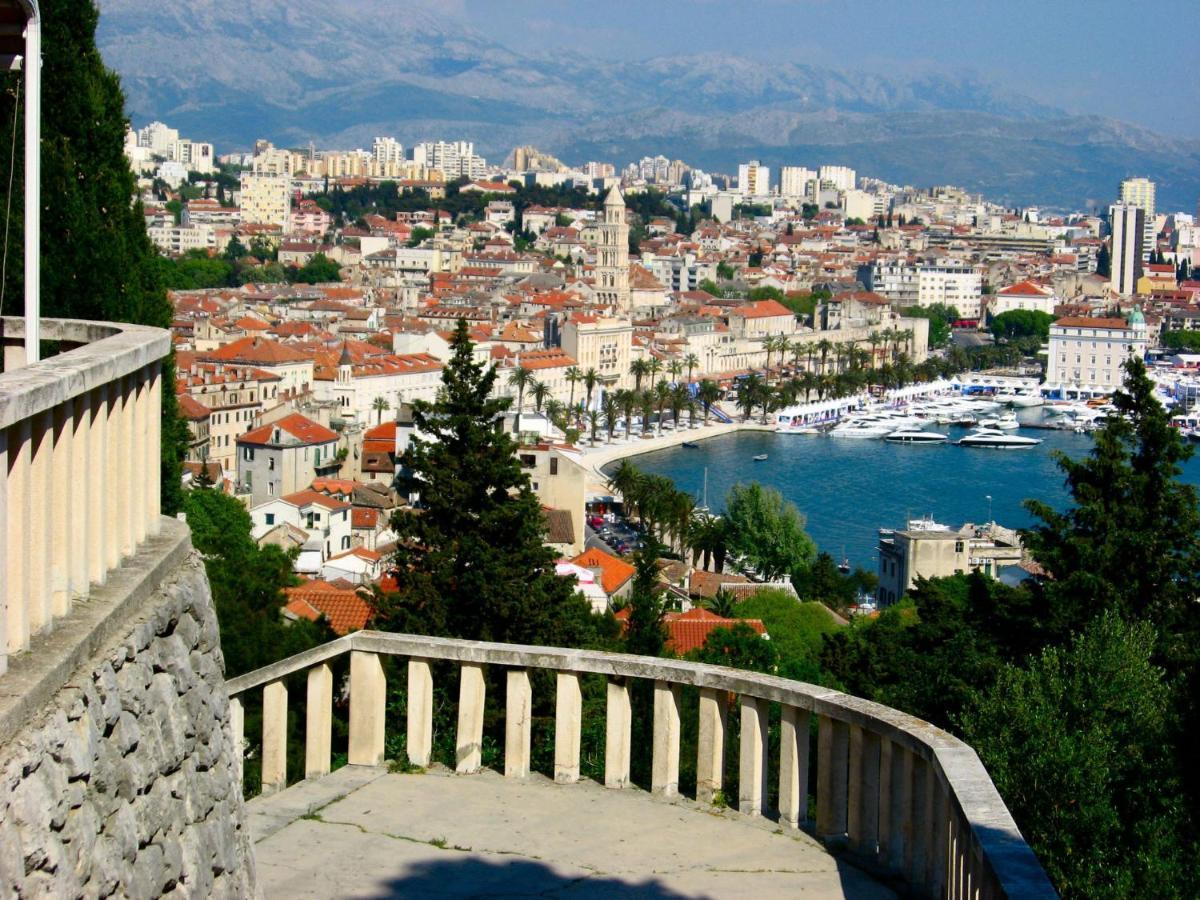 Luxurious Holiday Home In Makarska With Jacuzzi Ngoại thất bức ảnh