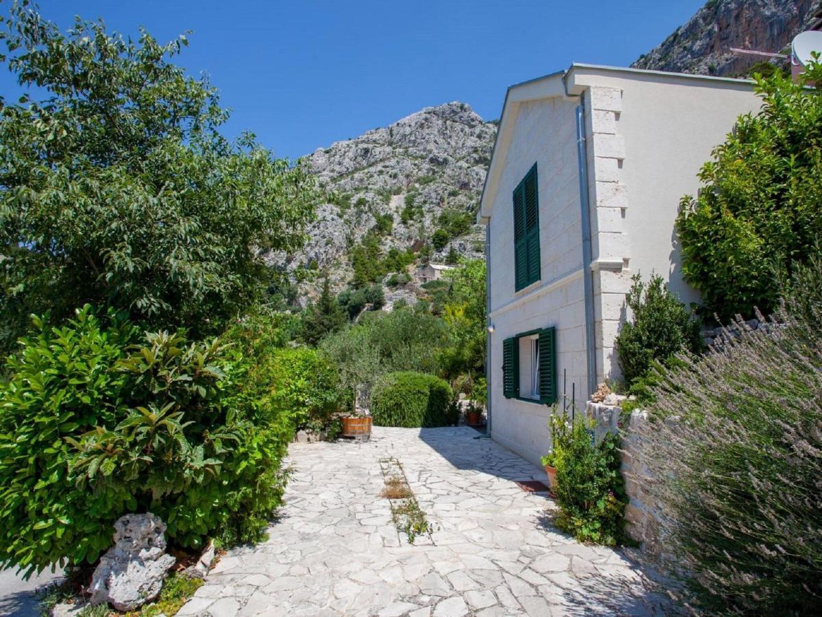 Luxurious Holiday Home In Makarska With Jacuzzi Ngoại thất bức ảnh