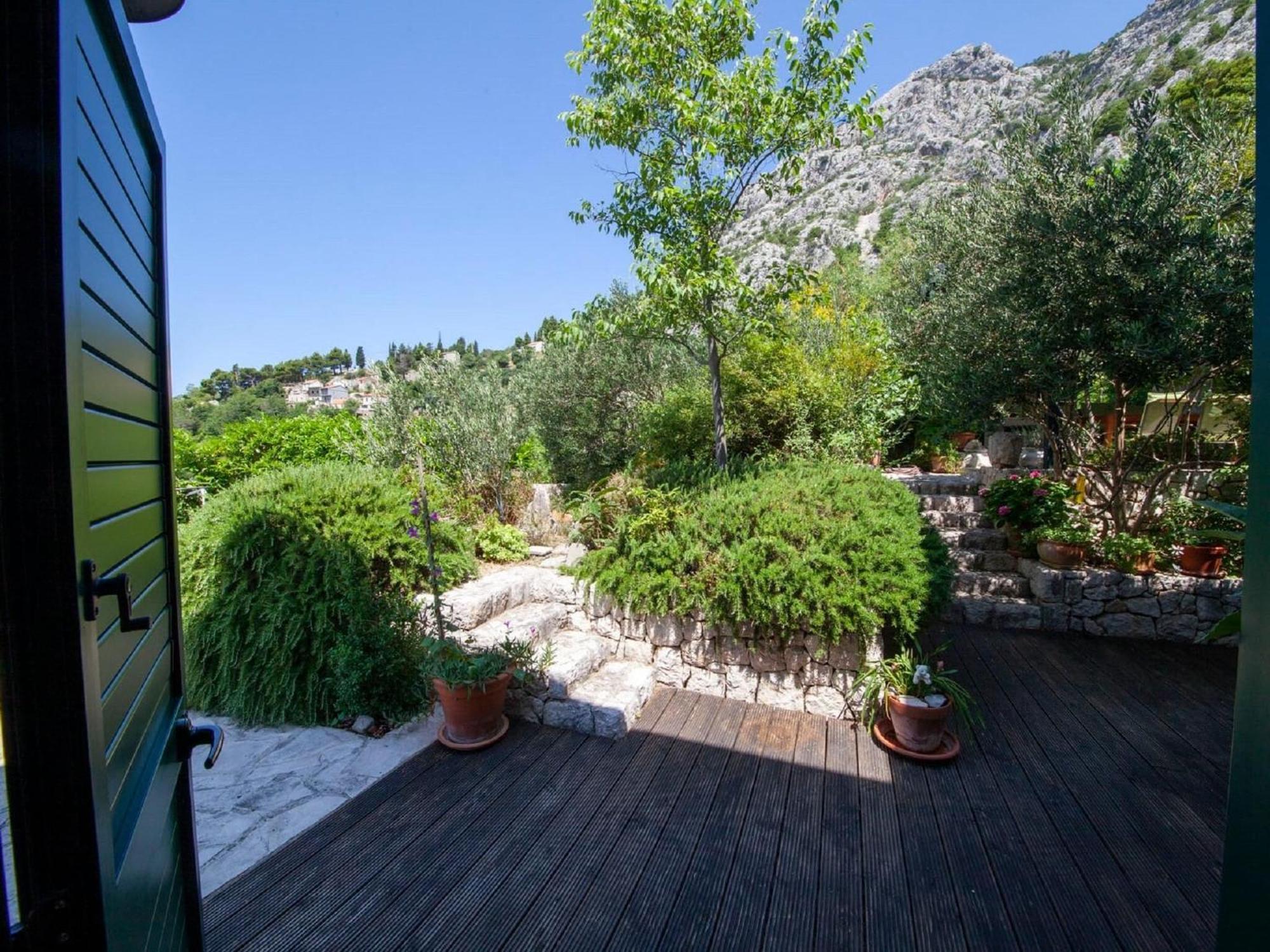 Luxurious Holiday Home In Makarska With Jacuzzi Ngoại thất bức ảnh