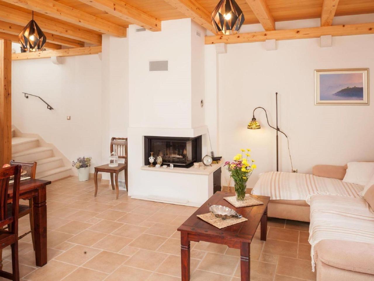 Luxurious Holiday Home In Makarska With Jacuzzi Ngoại thất bức ảnh